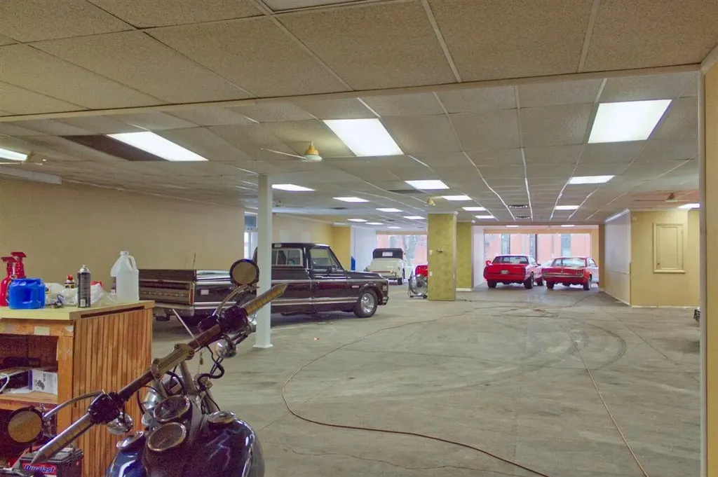 528 E Michigan Avenue Jackson City MI 49201