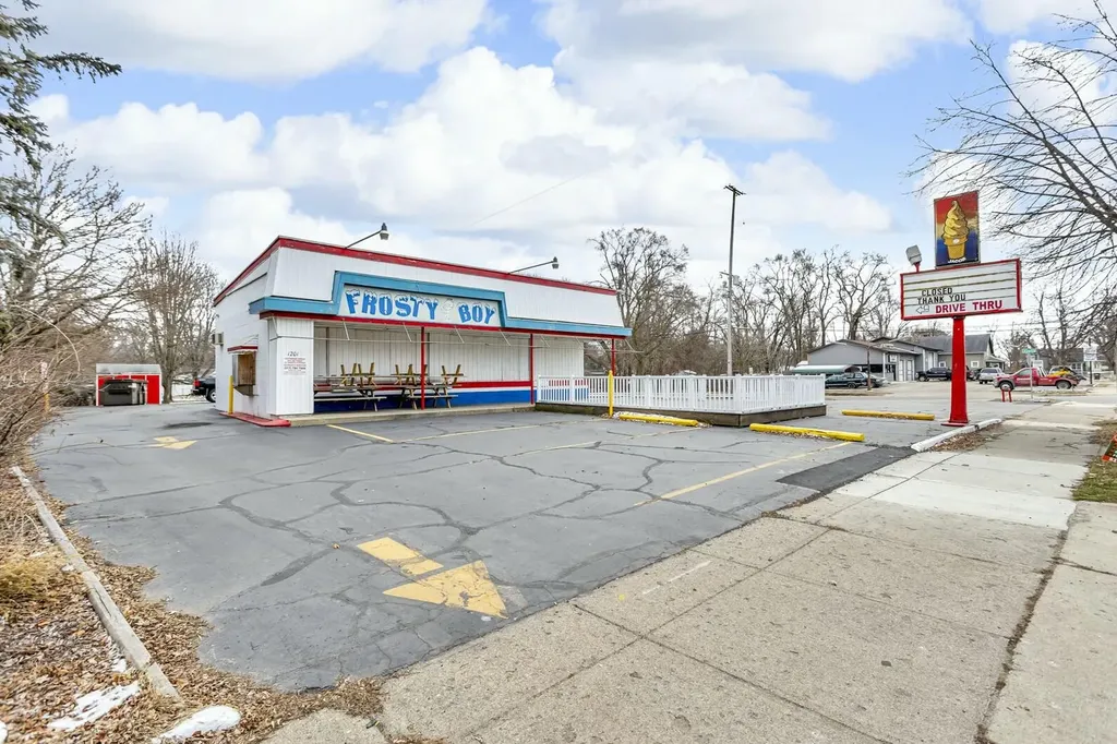 1201 Cooper Street Jackson City MI 49202