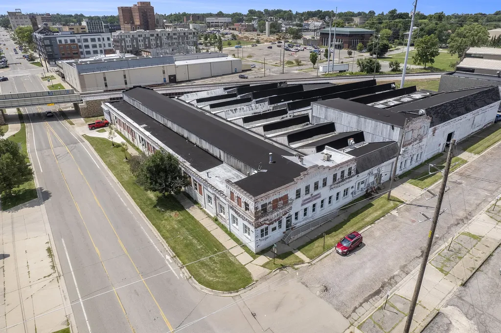 414 N Jackson Street Jackson City MI 49201