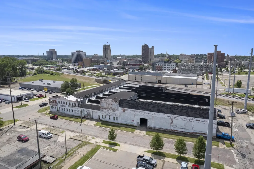 414 N Jackson Street Jackson City MI 49201