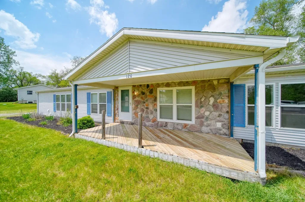 120 Kathy Lane Columbia Township MI 49230
