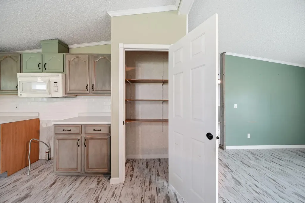 120 Kathy Lane Columbia Township MI 49230