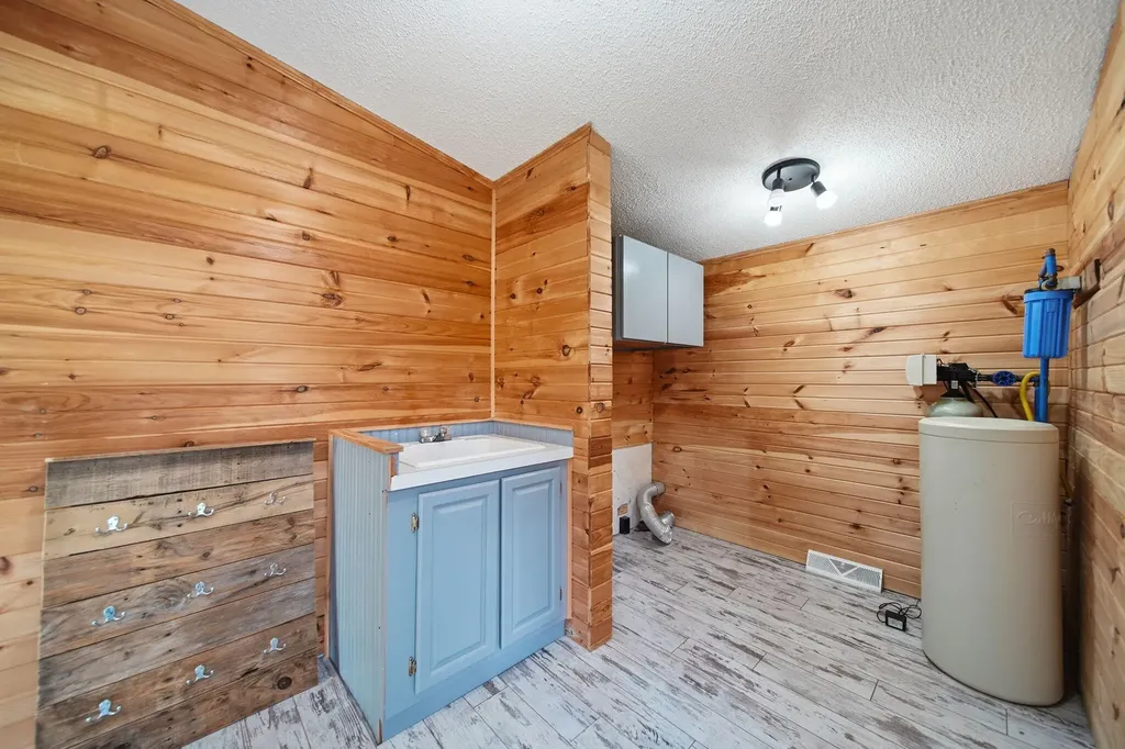 120 Kathy Lane Columbia Township MI 49230