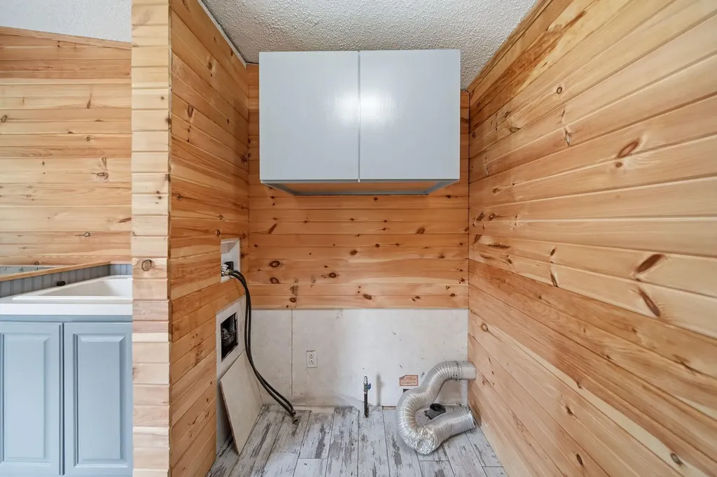 120 Kathy Lane Columbia Township MI 49230
