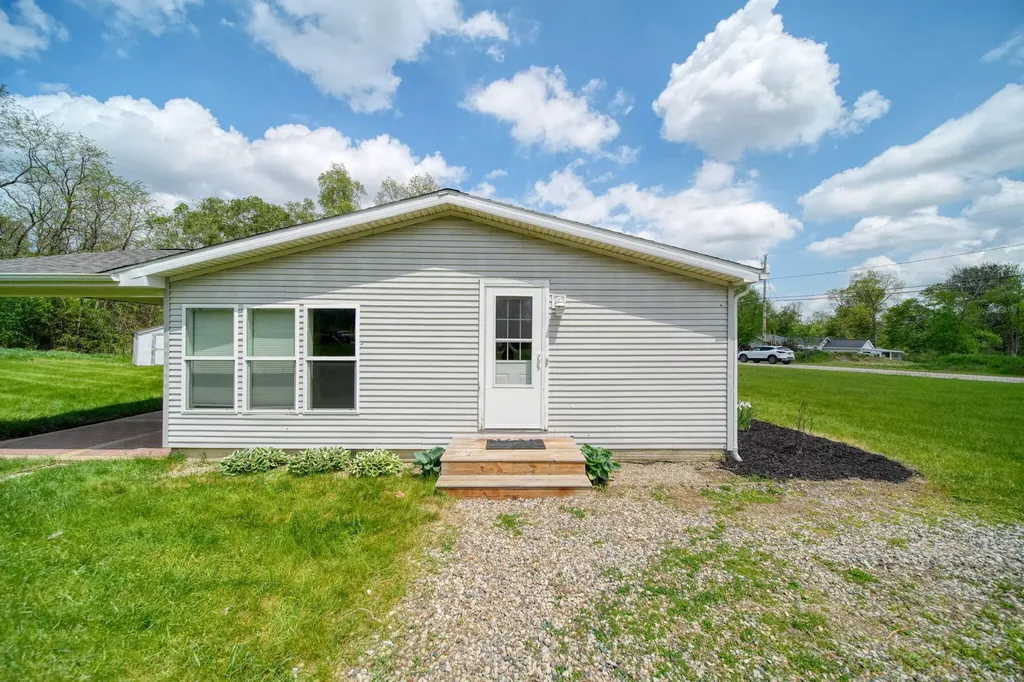 120 Kathy Lane Columbia Township MI 49230