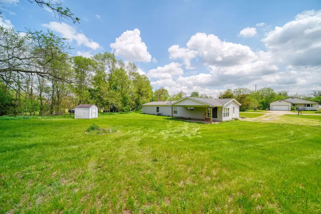 120 Kathy Lane Columbia Township MI 49230