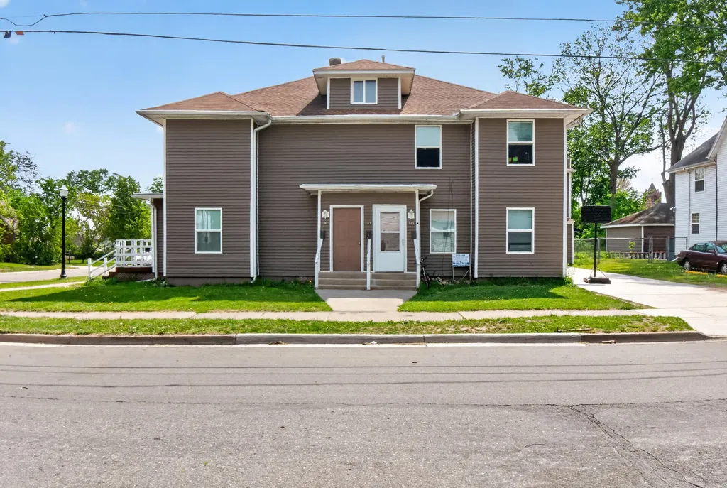 127 W Wilkins Street Jackson City MI 49203