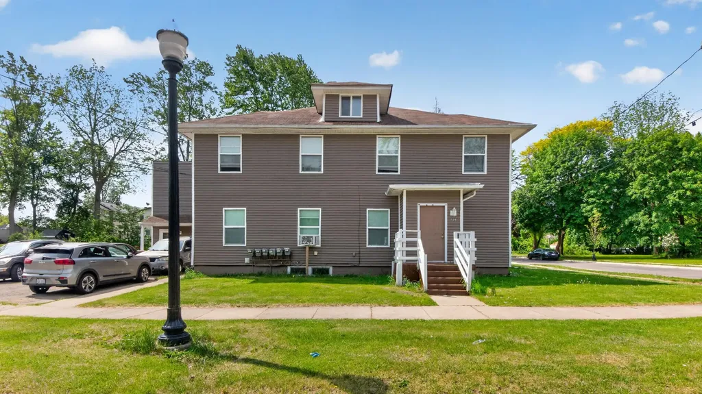 127 W Wilkins Street Jackson City MI 49203