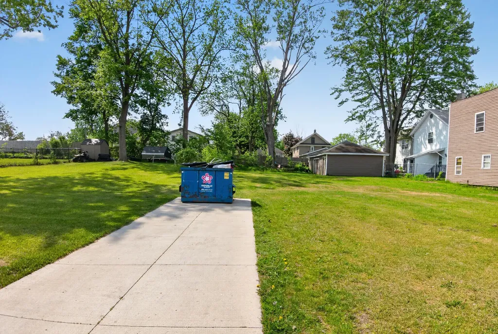 127 W Wilkins Street Jackson City MI 49203