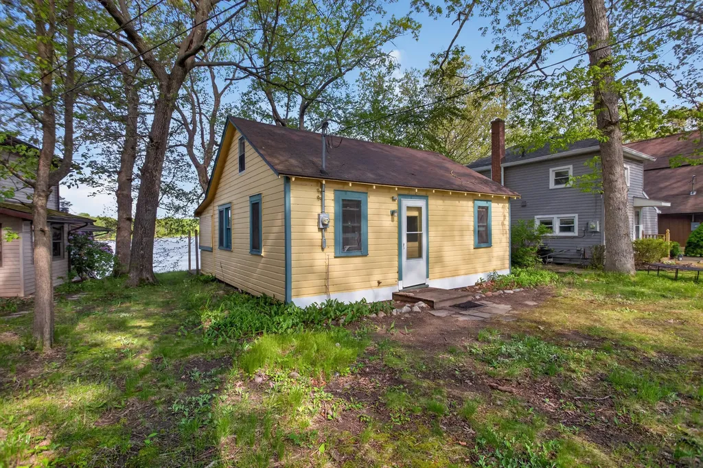 5036 Schrah Drive Waterloo Township MI 49259