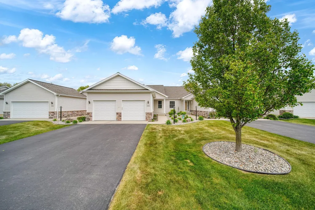 4015 Eastbridge Circle Stockbridge Village MI 49285