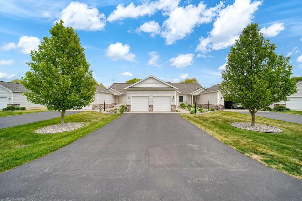 4015 Eastbridge Circle Stockbridge Village MI 49285