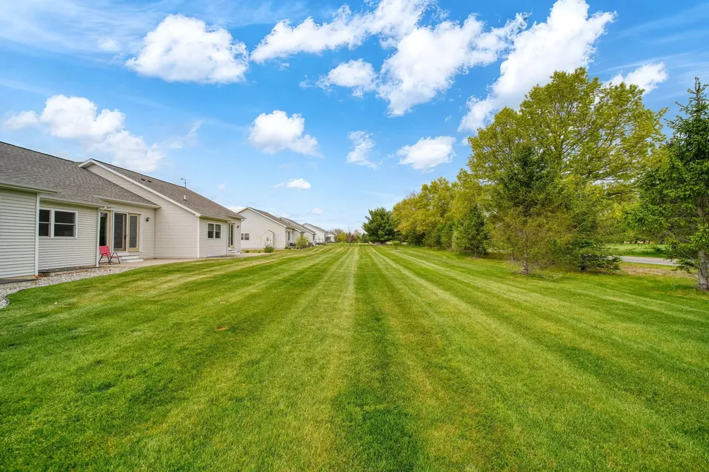 4015 Eastbridge Circle Stockbridge Village MI 49285