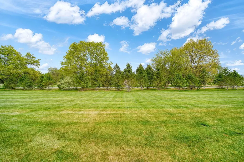 4015 Eastbridge Circle Stockbridge Village MI 49285