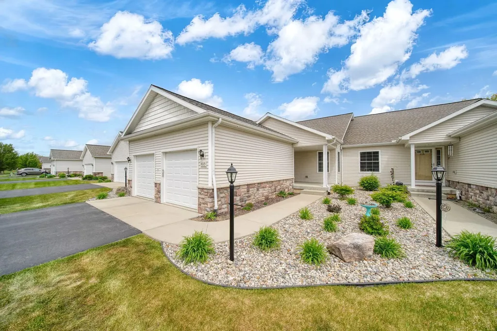 4015 Eastbridge Circle Stockbridge Village MI 49285