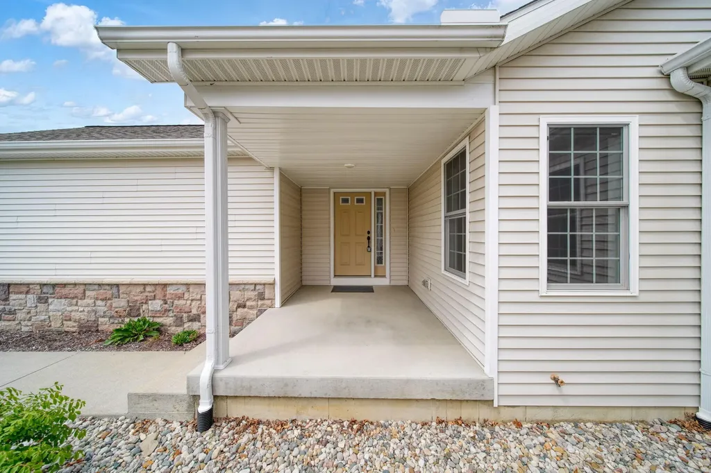 4015 Eastbridge Circle Stockbridge Village MI 49285