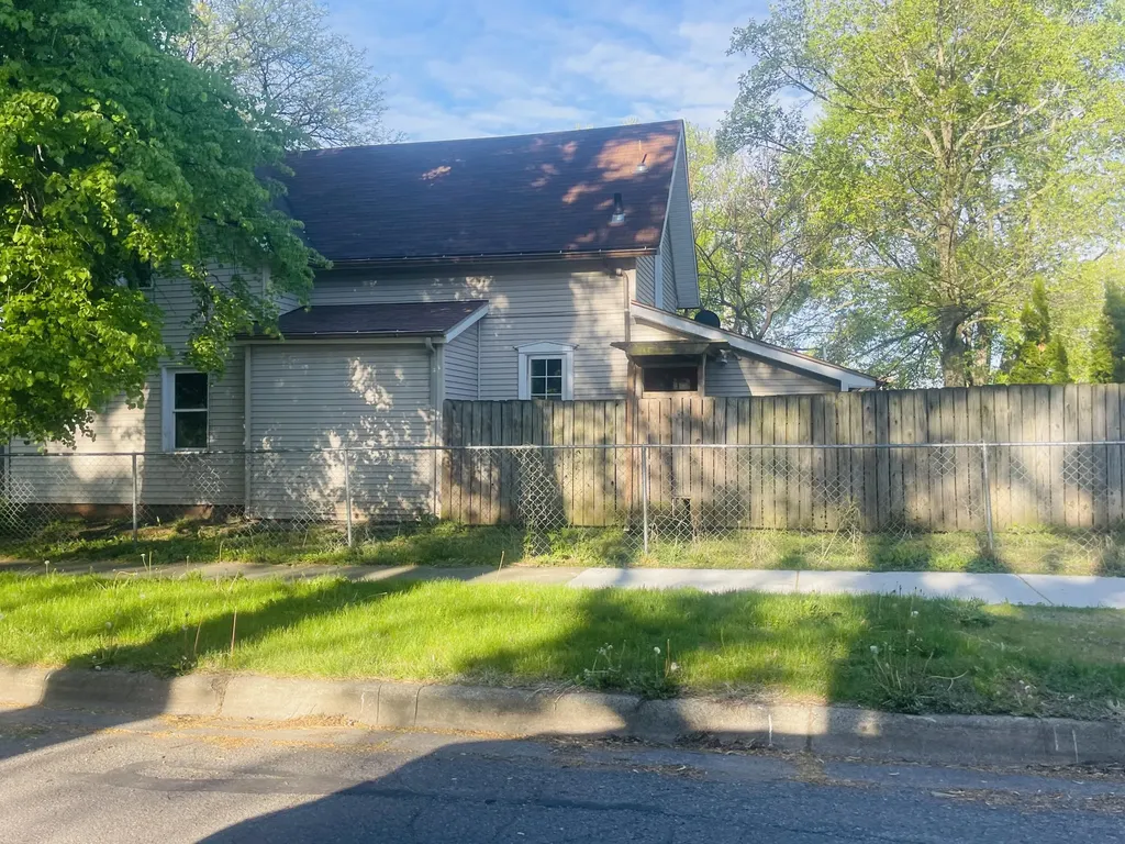 412 Quarry Street Jackson City MI 49201