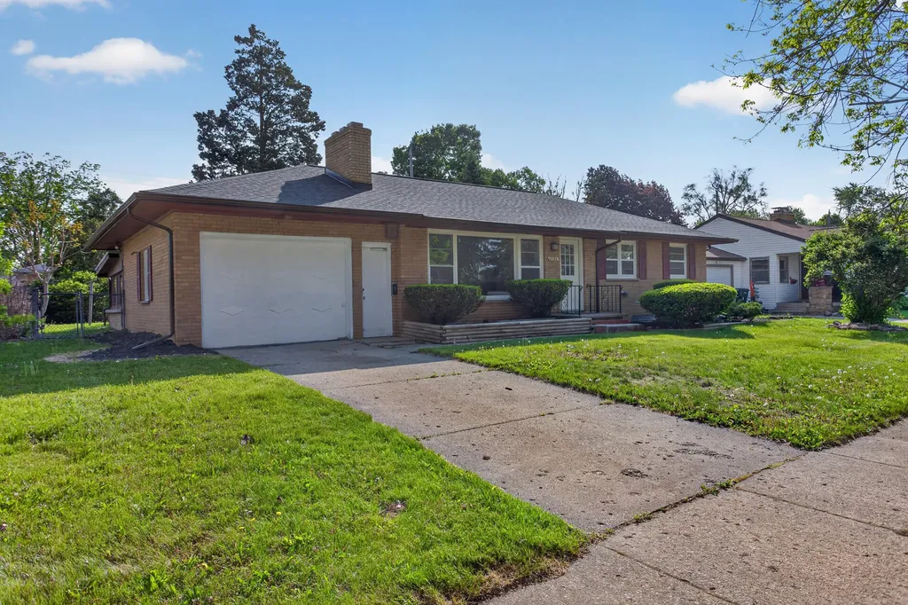 2136 Bruce Avenue Lansing City MI 48915