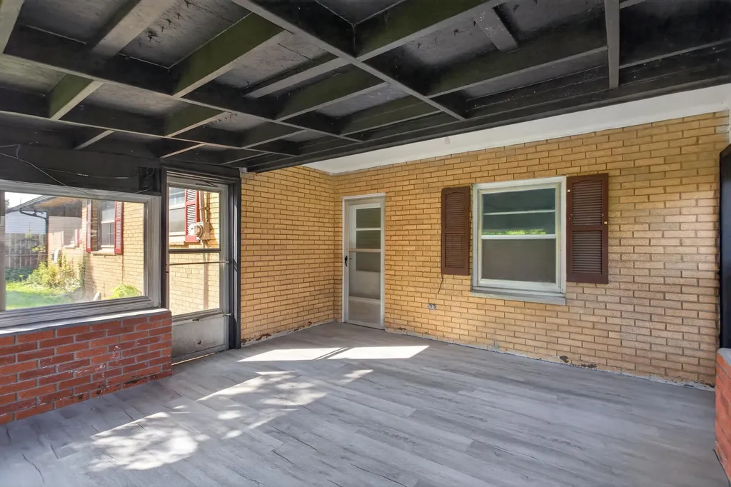 2136 Bruce Avenue Lansing City MI 48915