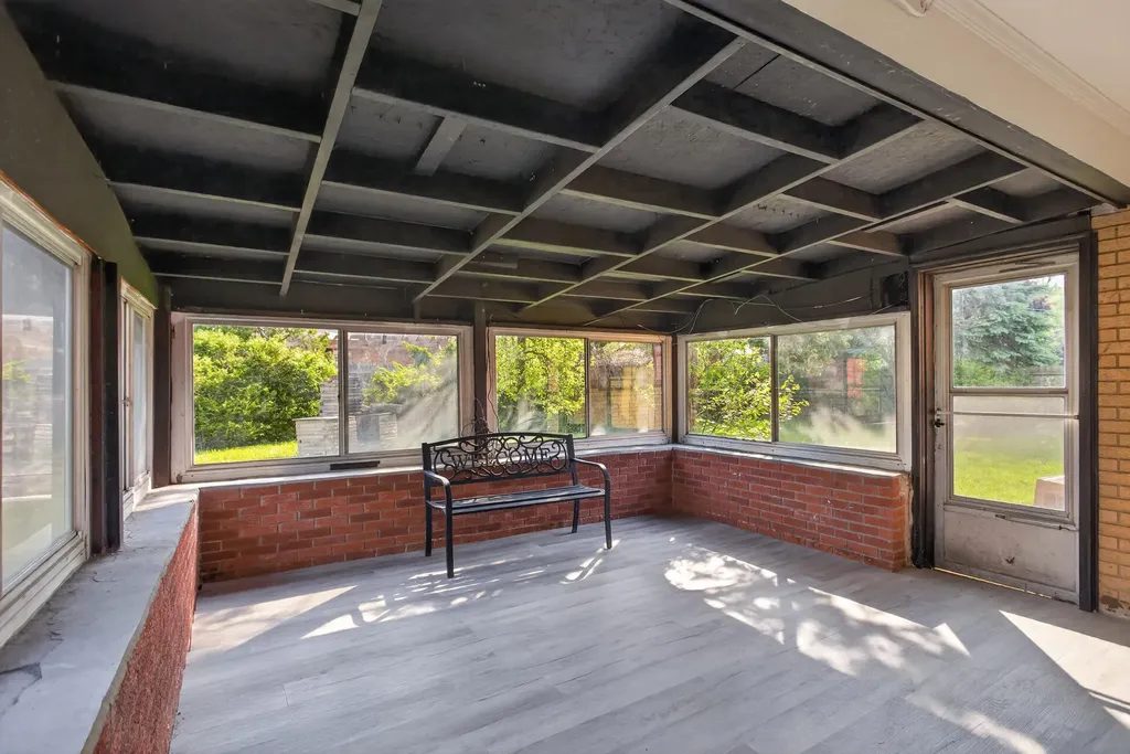 2136 Bruce Avenue Lansing City MI 48915
