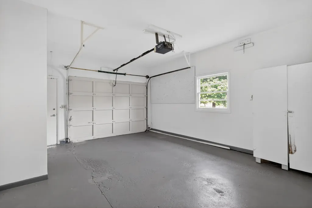 2136 Bruce Avenue Lansing City MI 48915