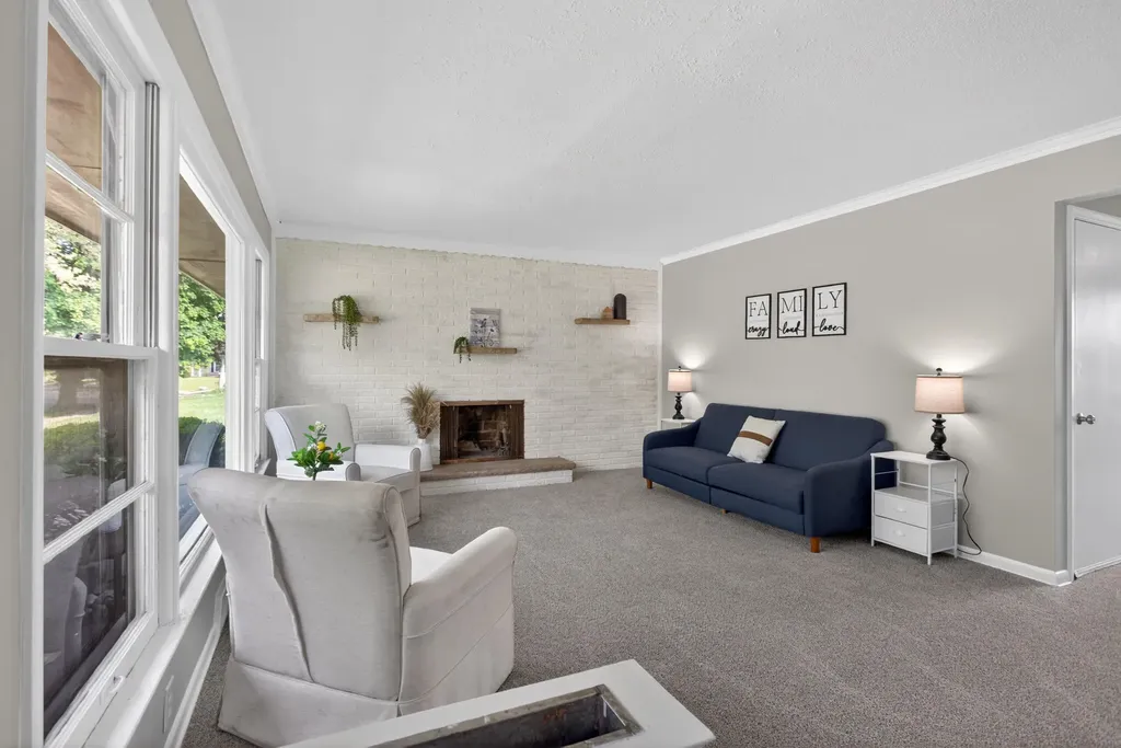 2136 Bruce Avenue Lansing City MI 48915