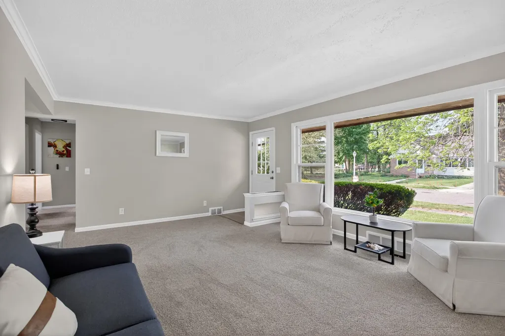 2136 Bruce Avenue Lansing City MI 48915