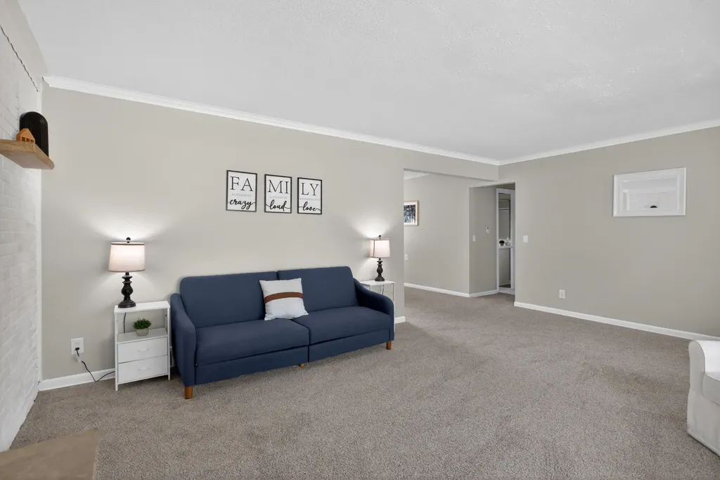 2136 Bruce Avenue Lansing City MI 48915