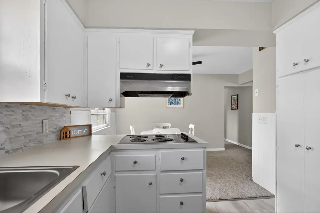 2136 Bruce Avenue Lansing City MI 48915