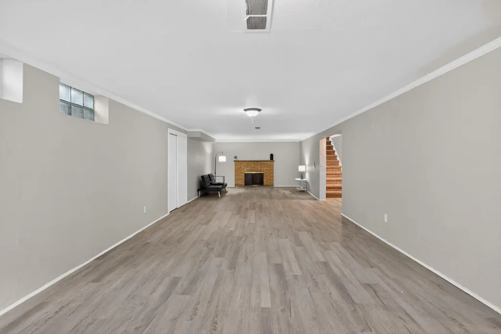 2136 Bruce Avenue Lansing City MI 48915