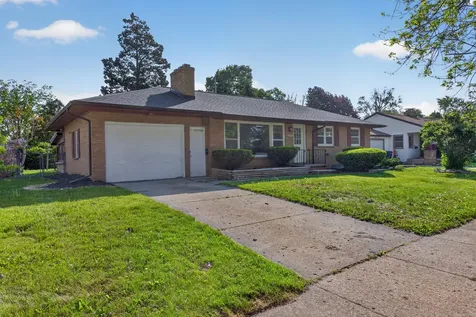 2136 Bruce Avenue Lansing City MI 48915