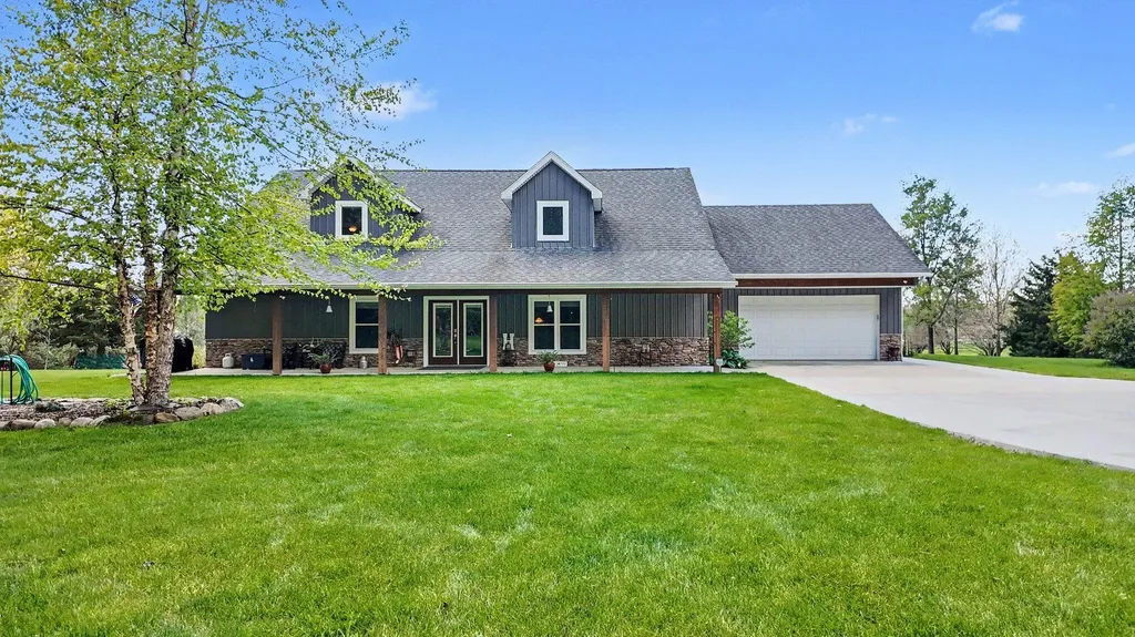 7572 Tucker Lane Leoni Township MI 49201