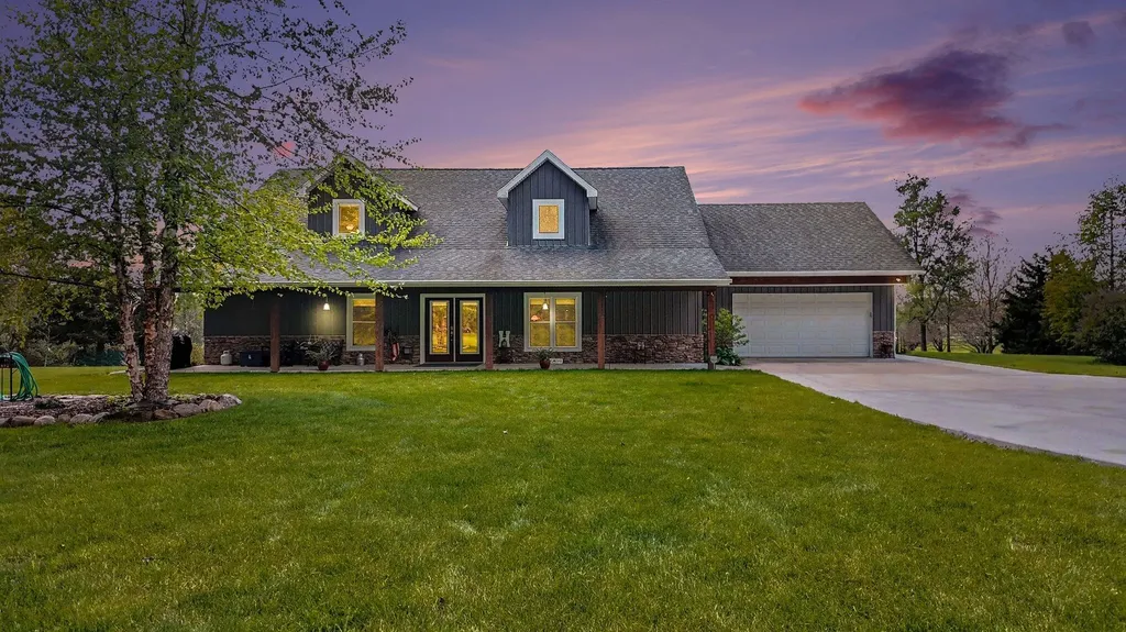 7572 Tucker Lane Leoni Township MI 49201