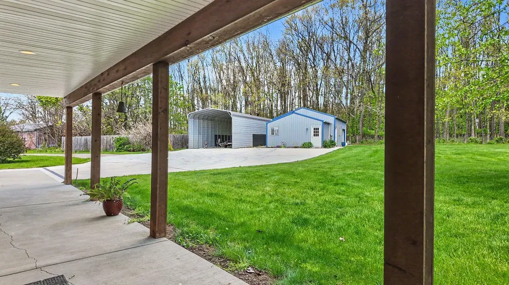 7572 Tucker Lane Leoni Township MI 49201