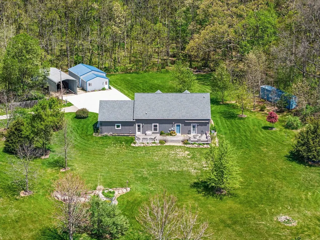 7572 Tucker Lane Leoni Township MI 49201