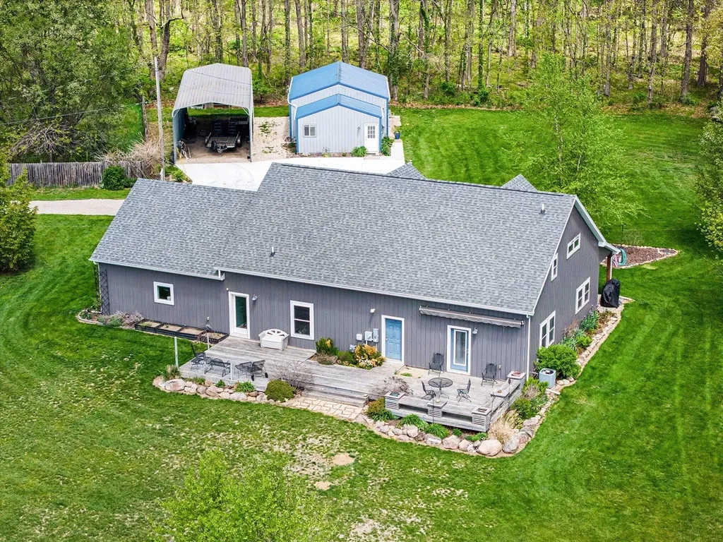 7572 Tucker Lane Leoni Township MI 49201