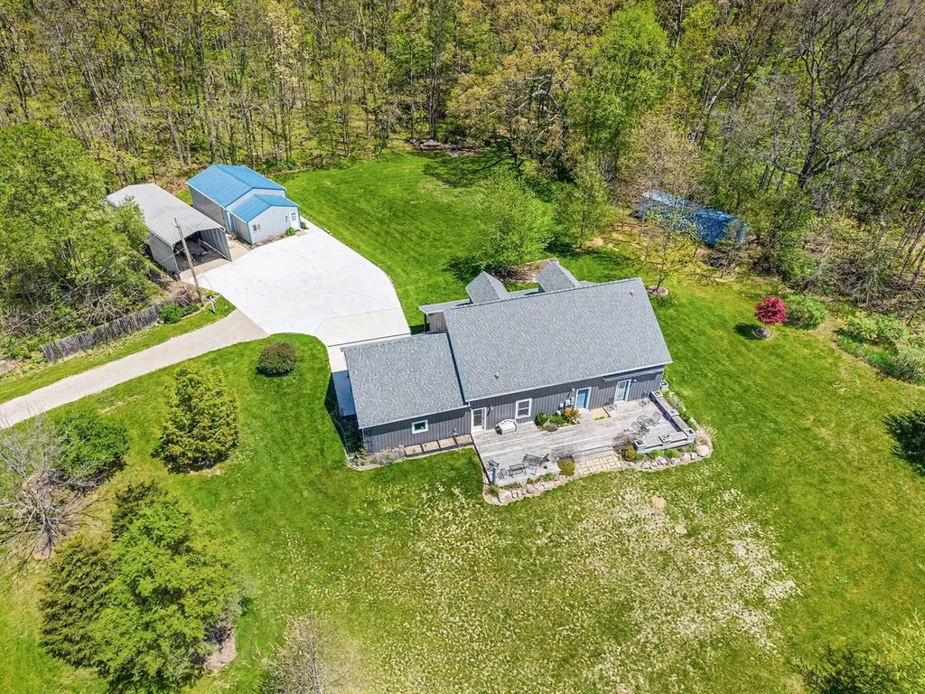 7572 Tucker Lane Leoni Township MI 49201