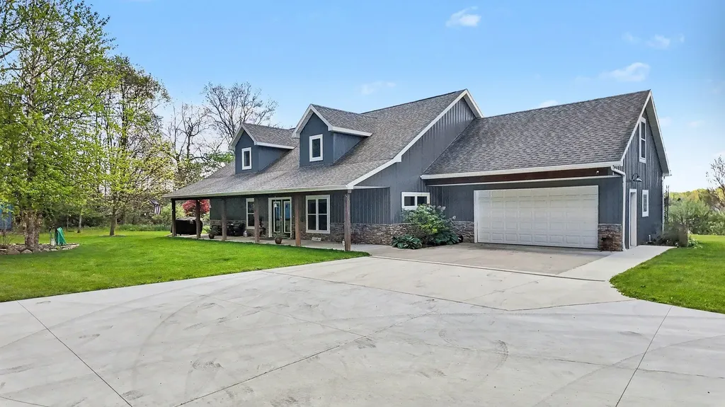 7572 Tucker Lane Leoni Township MI 49201