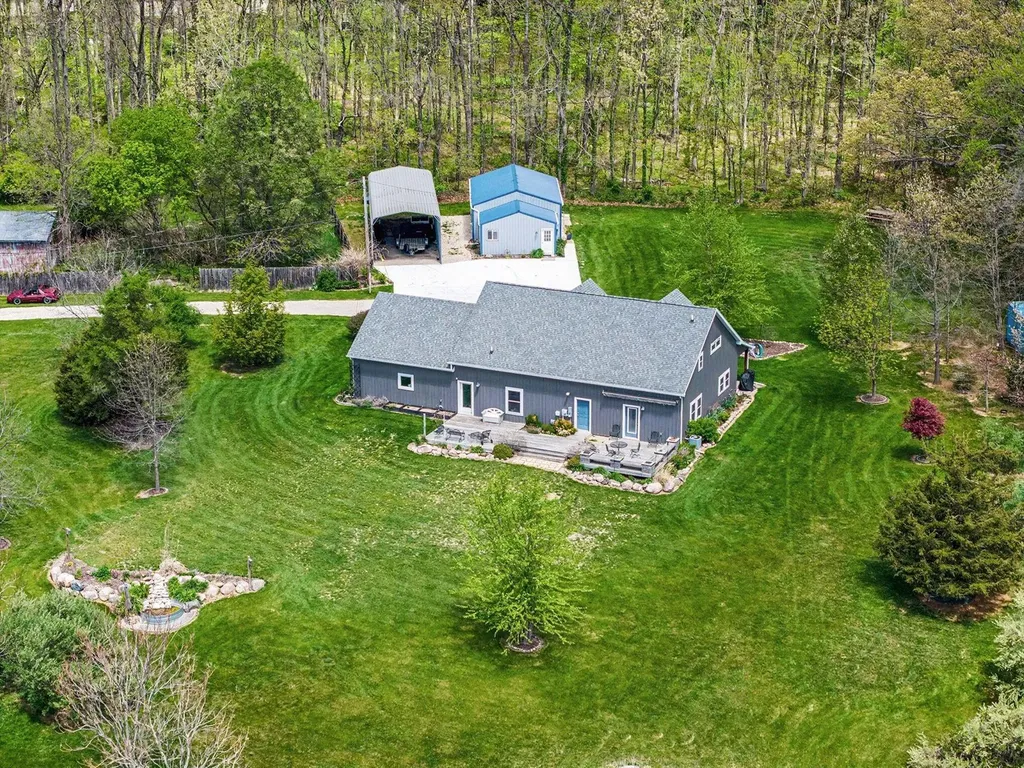 7572 Tucker Lane Leoni Township MI 49201