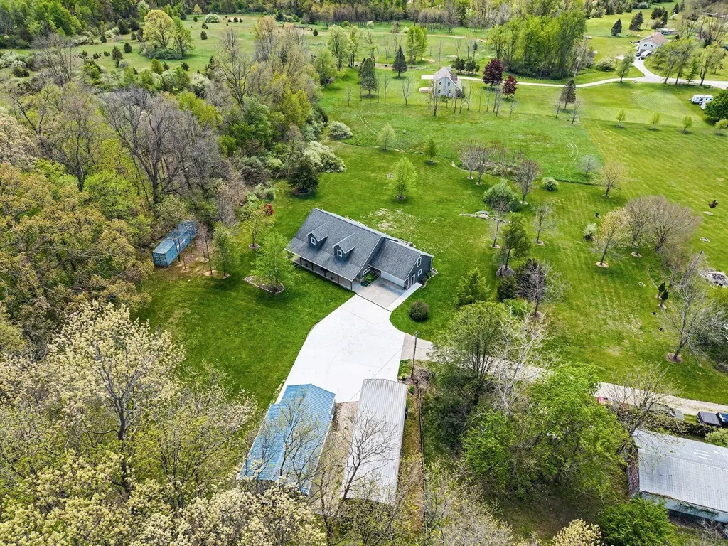 7572 Tucker Lane Leoni Township MI 49201