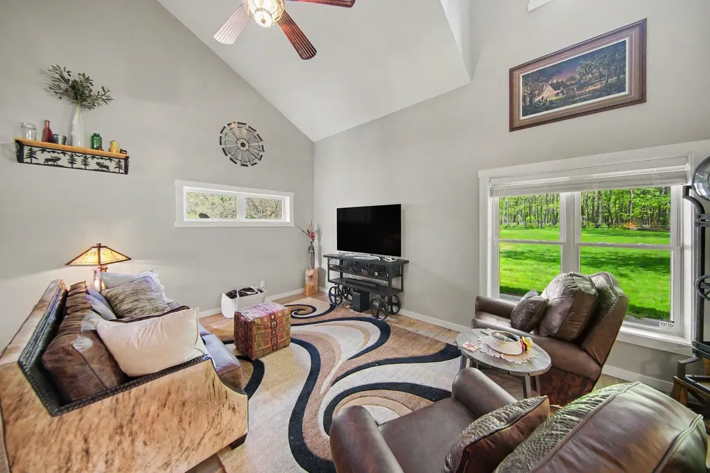 7572 Tucker Lane Leoni Township MI 49201