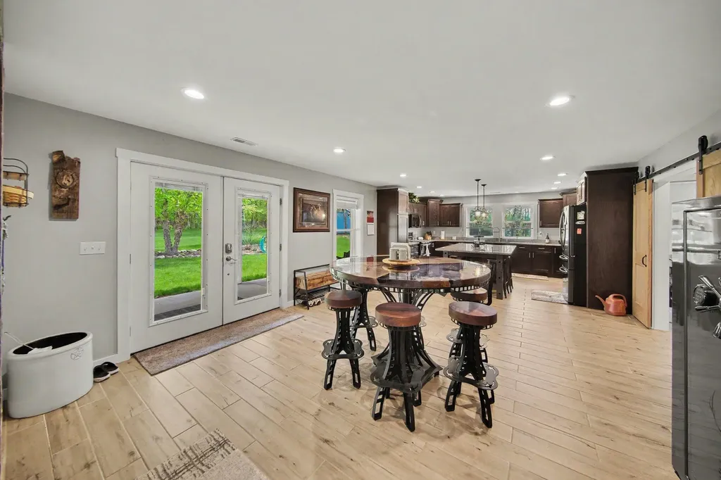 7572 Tucker Lane Leoni Township MI 49201