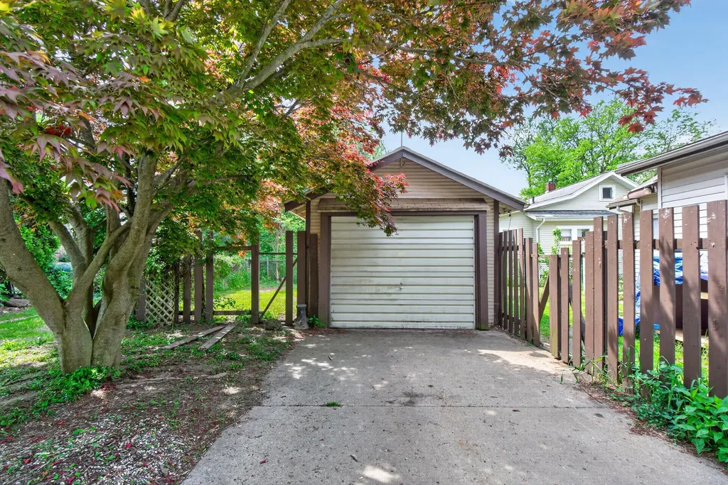 1101 Woodsum Street Jackson City MI 49203