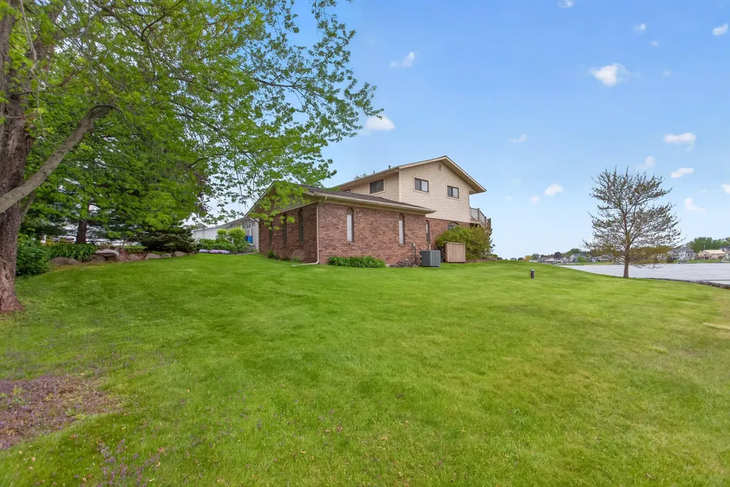 332 Riviera Drive Columbia Township MI 49230