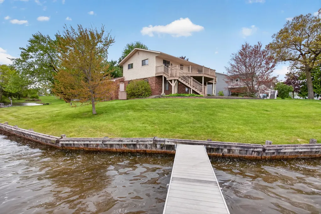 332 Riviera Drive Columbia Township MI 49230