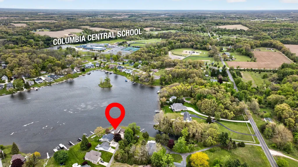 332 Riviera Drive Columbia Township MI 49230