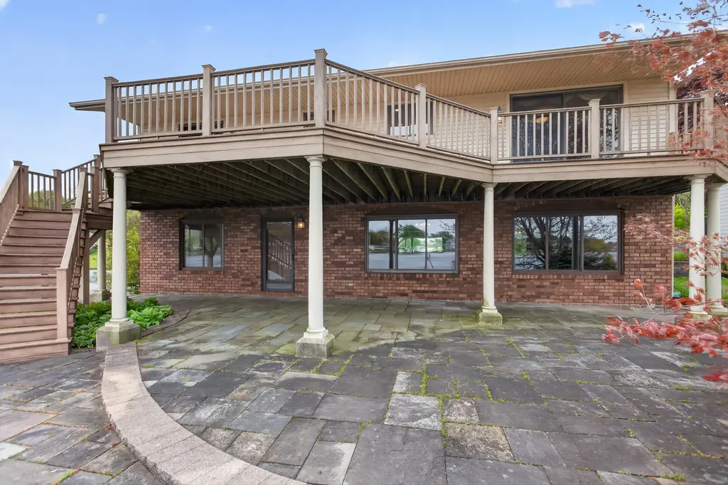 332 Riviera Drive Columbia Township MI 49230
