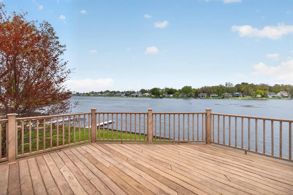 332 Riviera Drive Columbia Township MI 49230