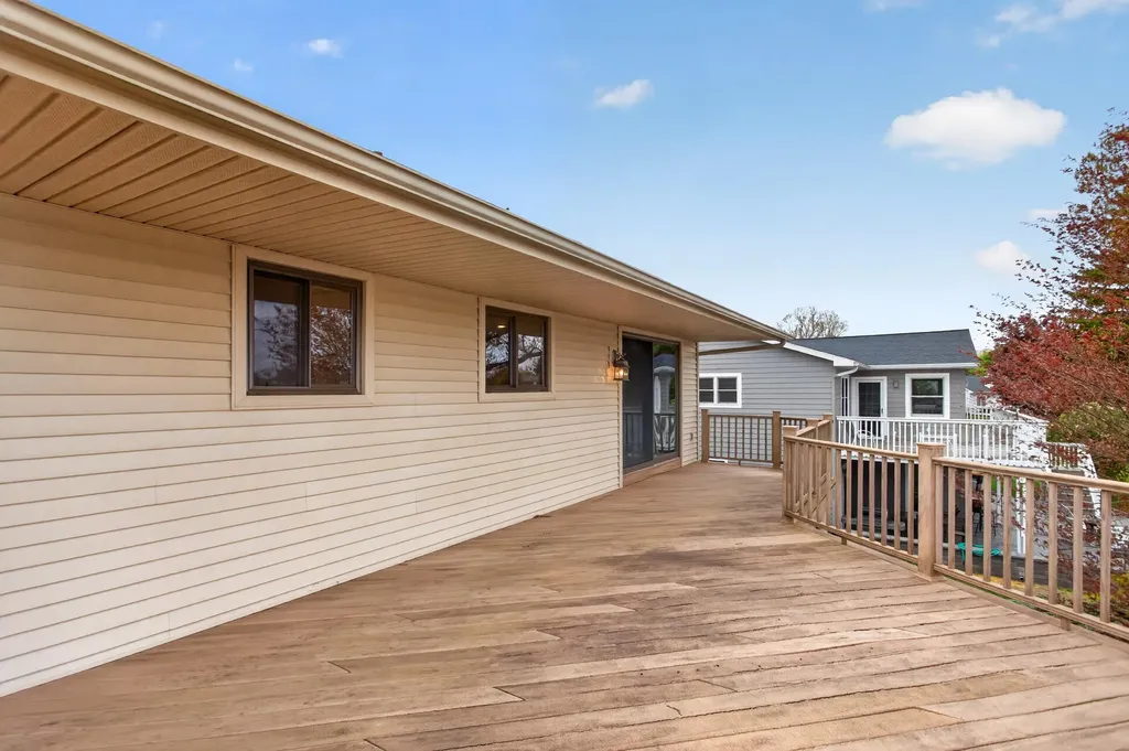 332 Riviera Drive Columbia Township MI 49230