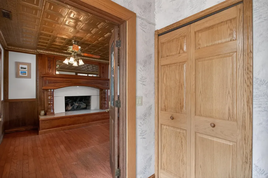 332 Riviera Drive Columbia Township MI 49230